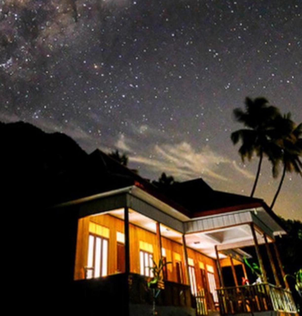 Nusa Nalan Beach Resort Rumah Olat Exterior photo